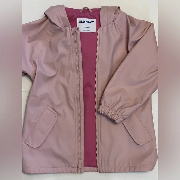 Old Navy Water Resistant Jacket - Picture 4 of 9